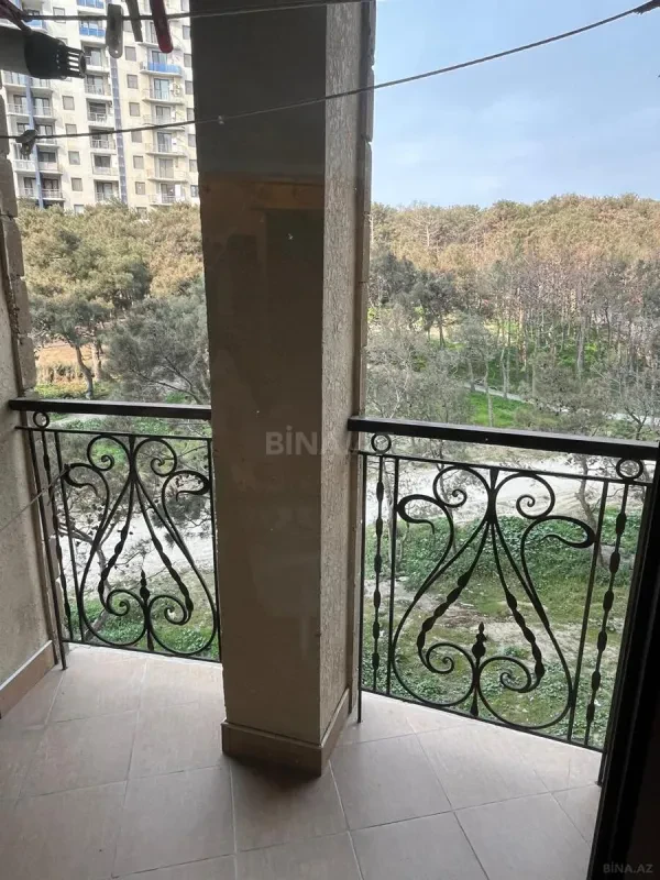 Satılır 4 otaqlı mənzil 200 m²