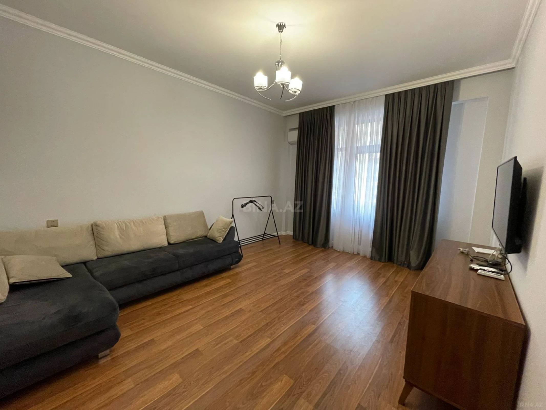 Kirayə verilir 2 otaqlı mənzil 70 m²