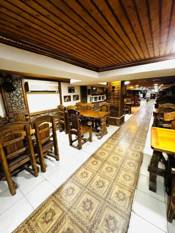 Satılır obyekt 400 m²