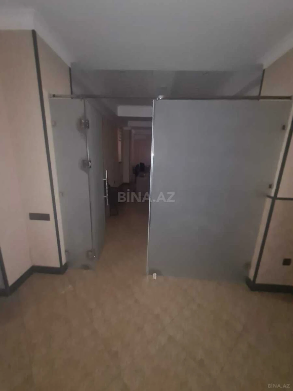 Kirayə verilir 6 otaqlı ofis 135 m²