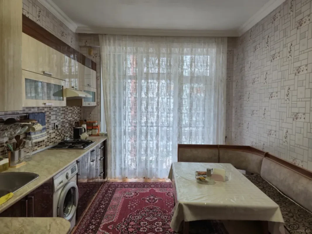 Satılır 2 otaqlı mənzil 92 m²