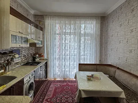 Satılır 2 otaqlı mənzil 92 m²