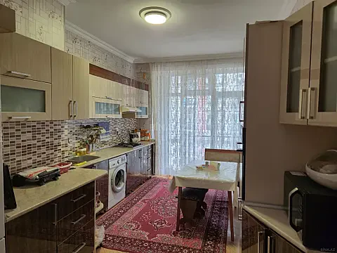 Satılır 2 otaqlı mənzil 92 m²