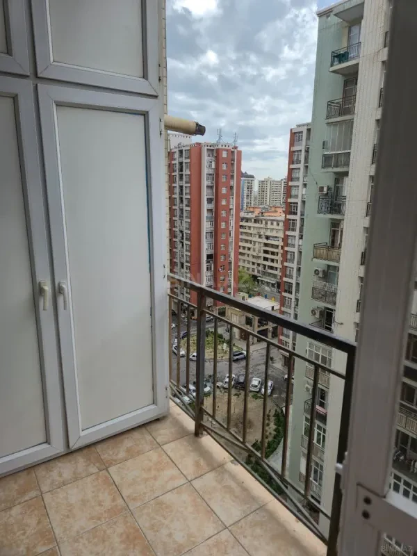 Satılır 2 otaqlı mənzil 92 m²