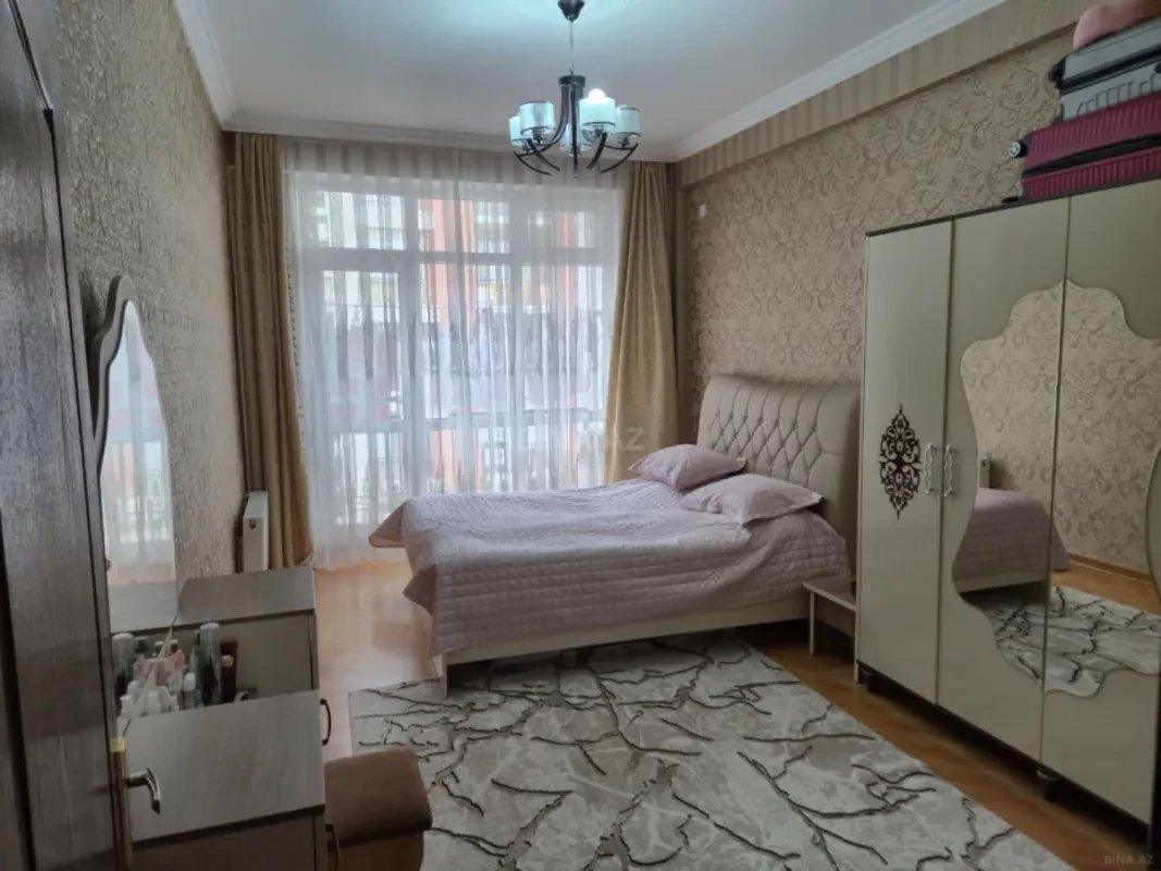 Satılır 2 otaqlı mənzil 92 m²