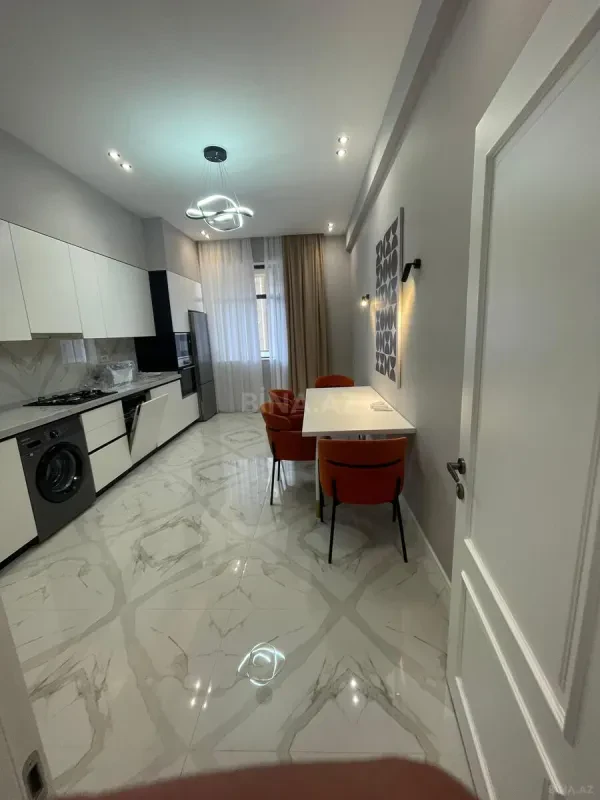 Kirayə verilir 2 otaqlı mənzil 110 m²