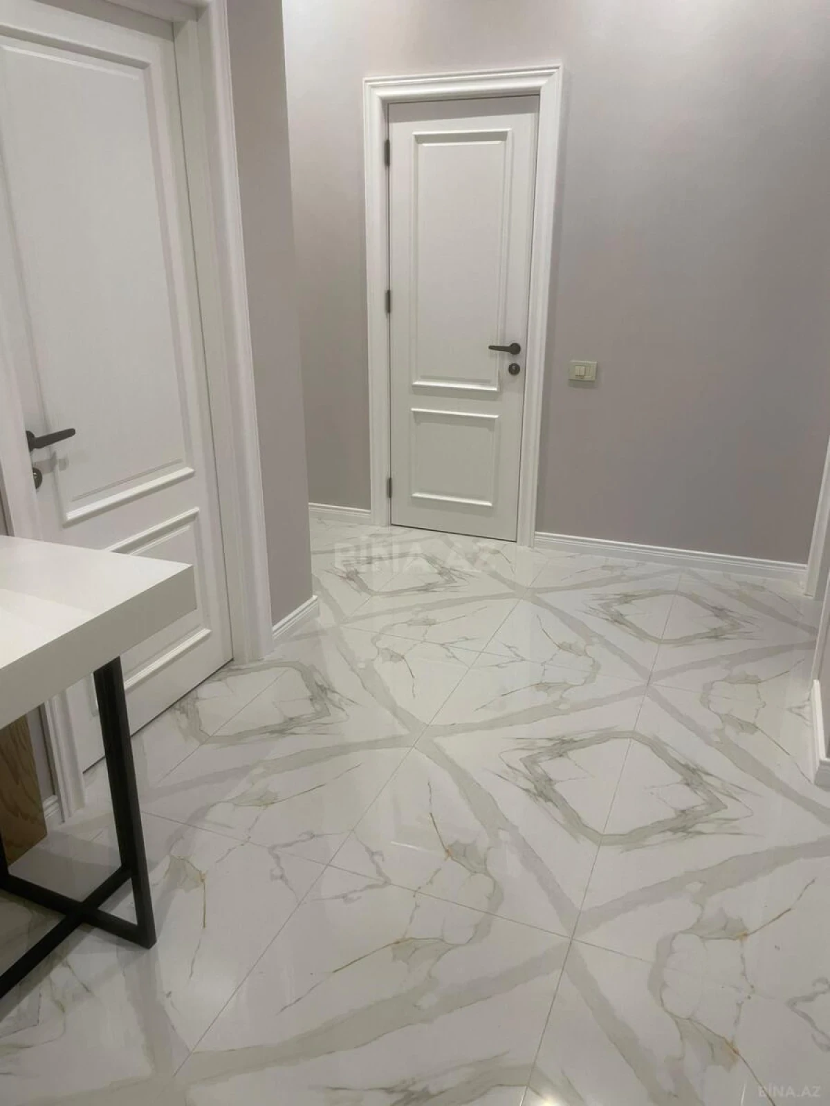Kirayə verilir 2 otaqlı mənzil 110 m²