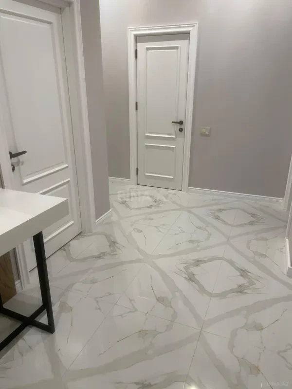 Kirayə verilir 2 otaqlı mənzil 110 m²