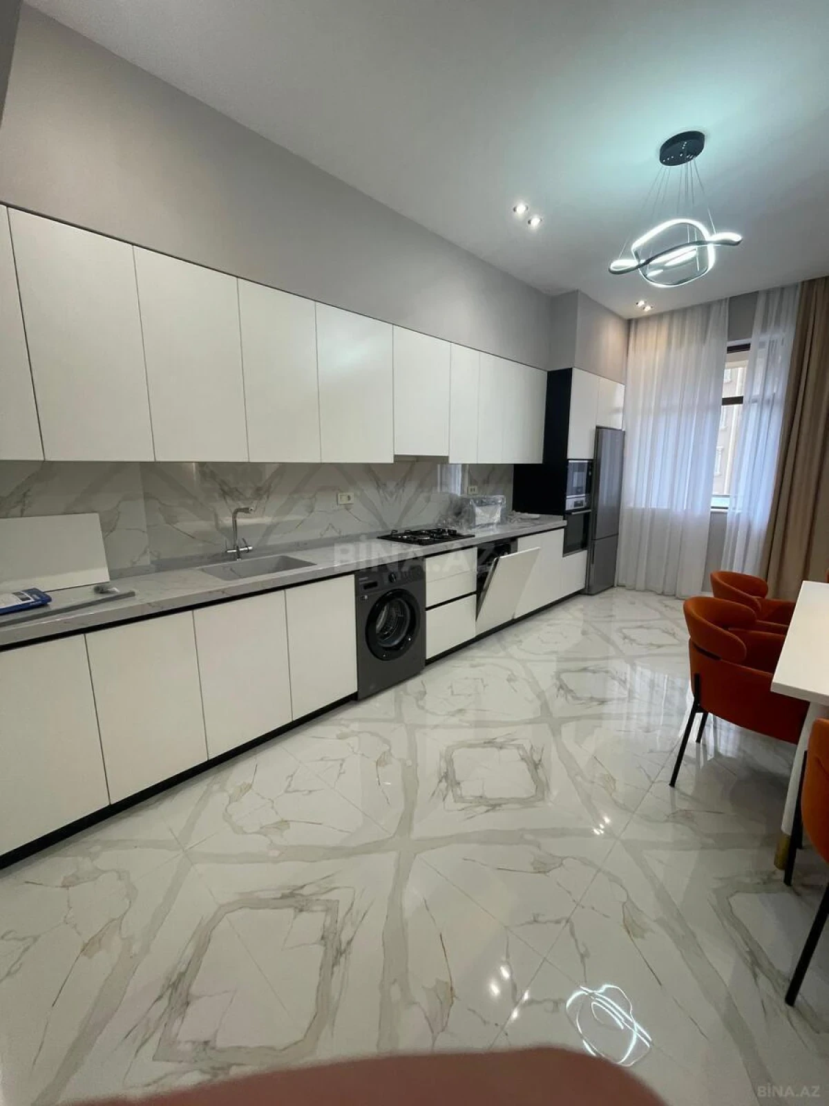 Kirayə verilir 2 otaqlı mənzil 110 m²