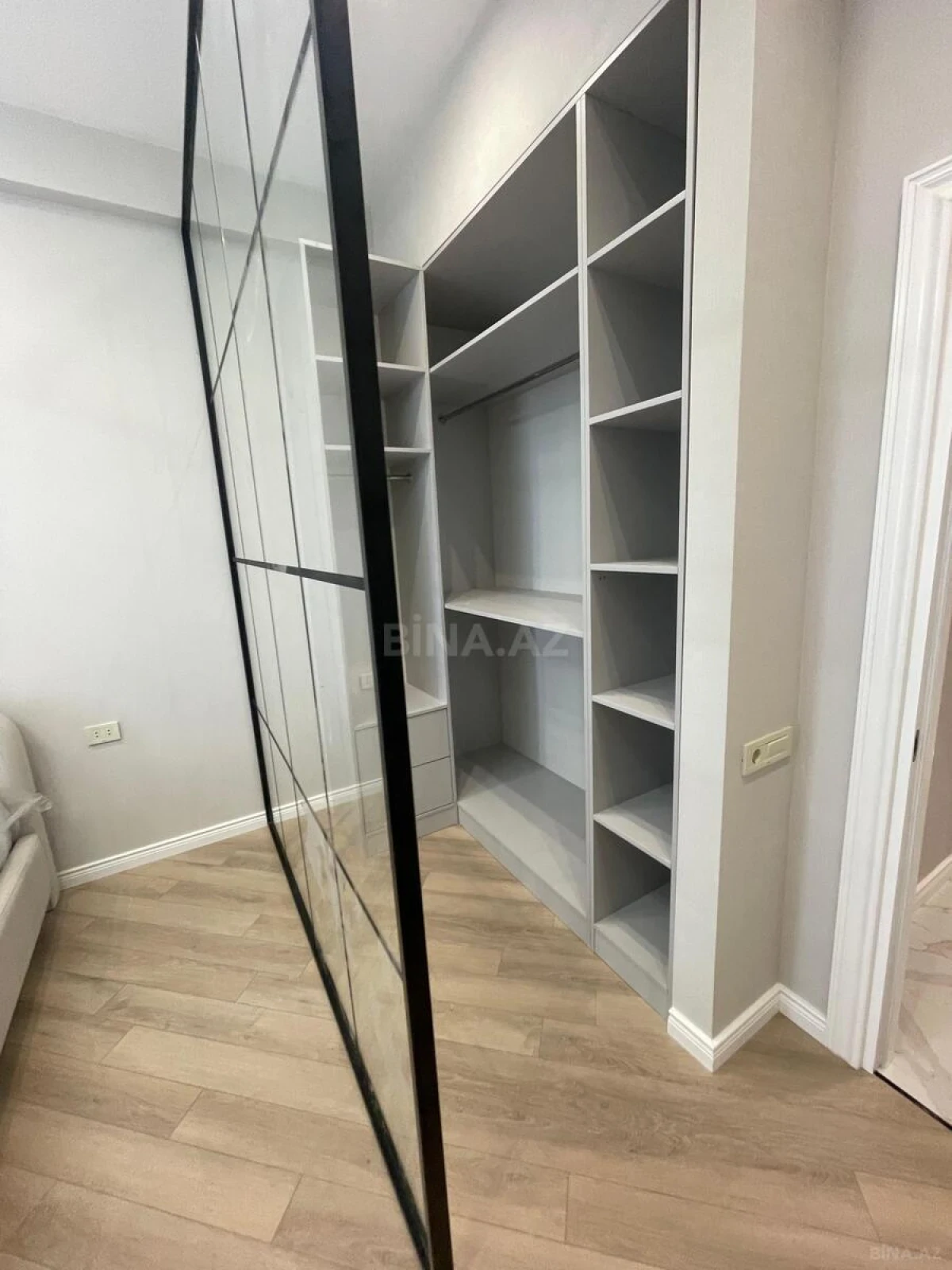Kirayə verilir 2 otaqlı mənzil 110 m²