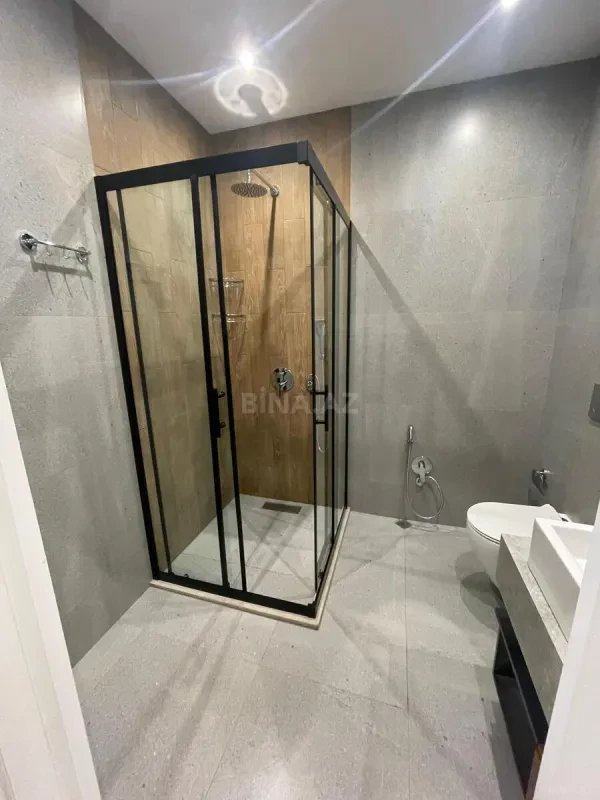 Kirayə verilir 2 otaqlı mənzil 110 m²