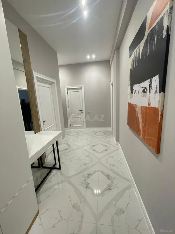 Kirayə verilir 2 otaqlı mənzil 110 m²