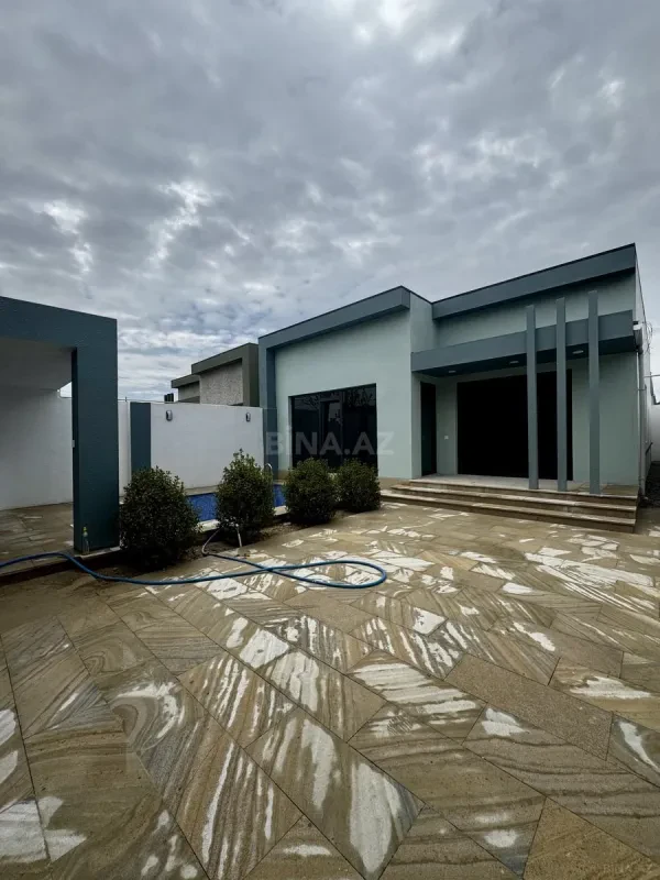 Satılır 4 otaqlı həyət evi 140 m²
