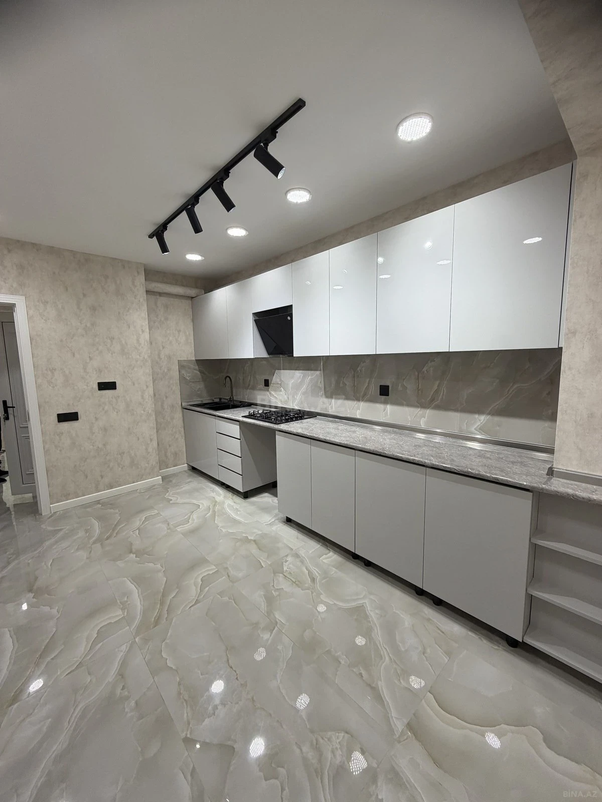 Satılır 2 otaqlı mənzil 55 m²