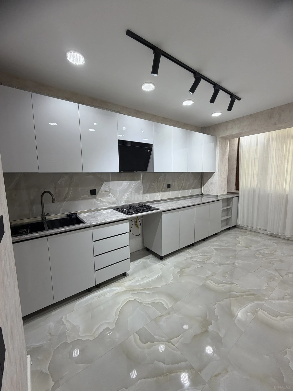 Satılır 2 otaqlı mənzil 55 m²