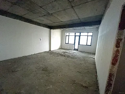 Satılır 4 otaqlı mənzil 220 m²