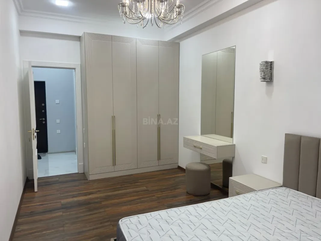 Kirayə verilir 2 otaqlı mənzil 72 m²