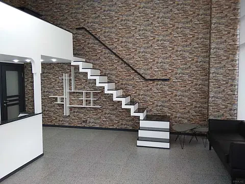 Kirayə verilir 3 otaqlı ofis 66 m²
