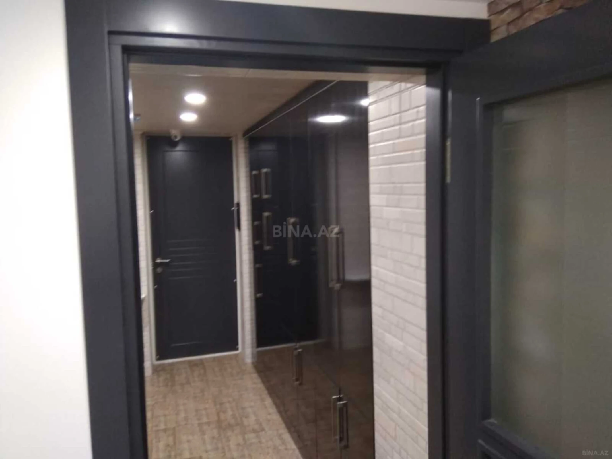 Kirayə verilir 3 otaqlı ofis 66 m²
