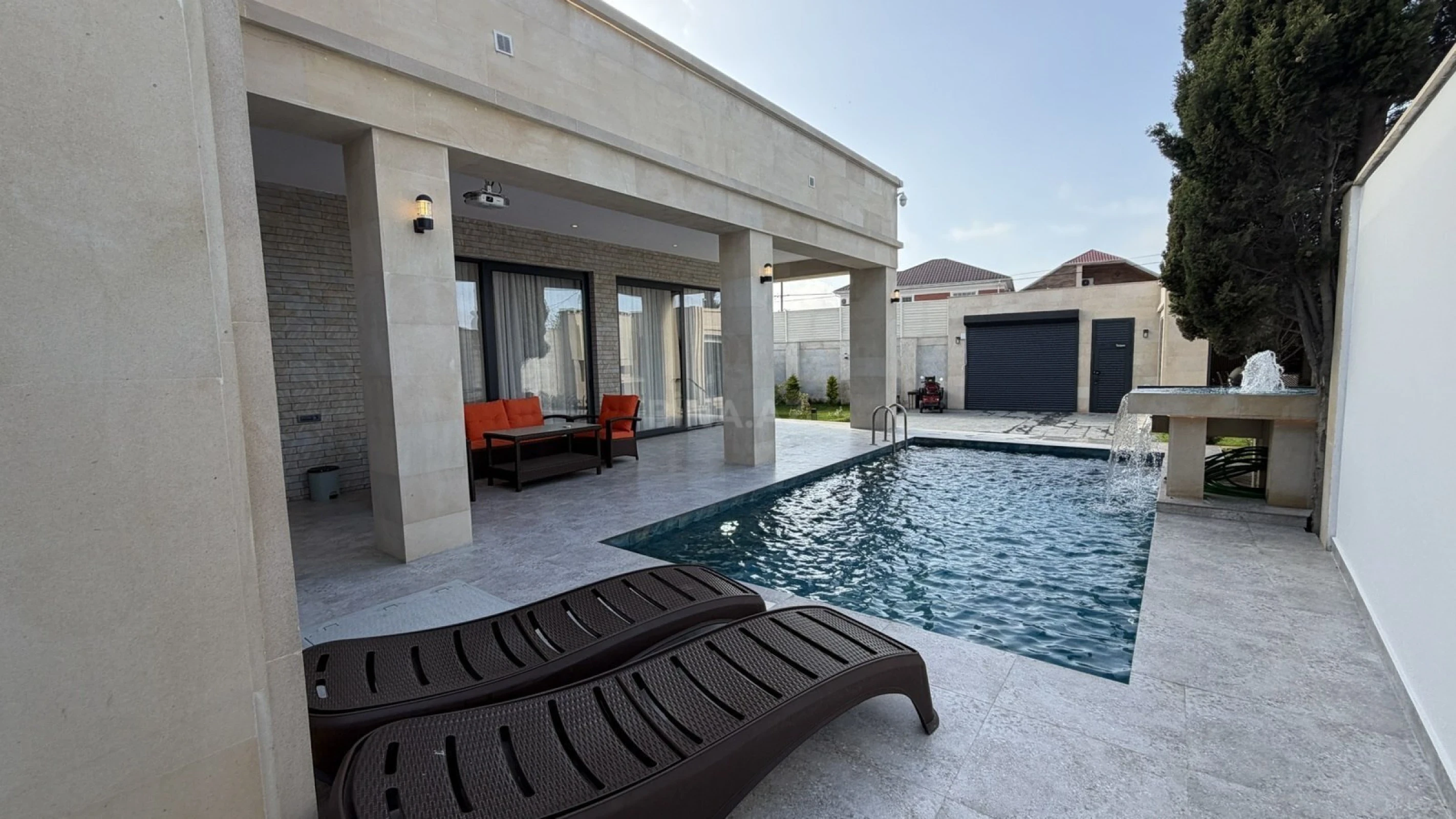 Satılır 1 otaqlı həyət evi 170 m²