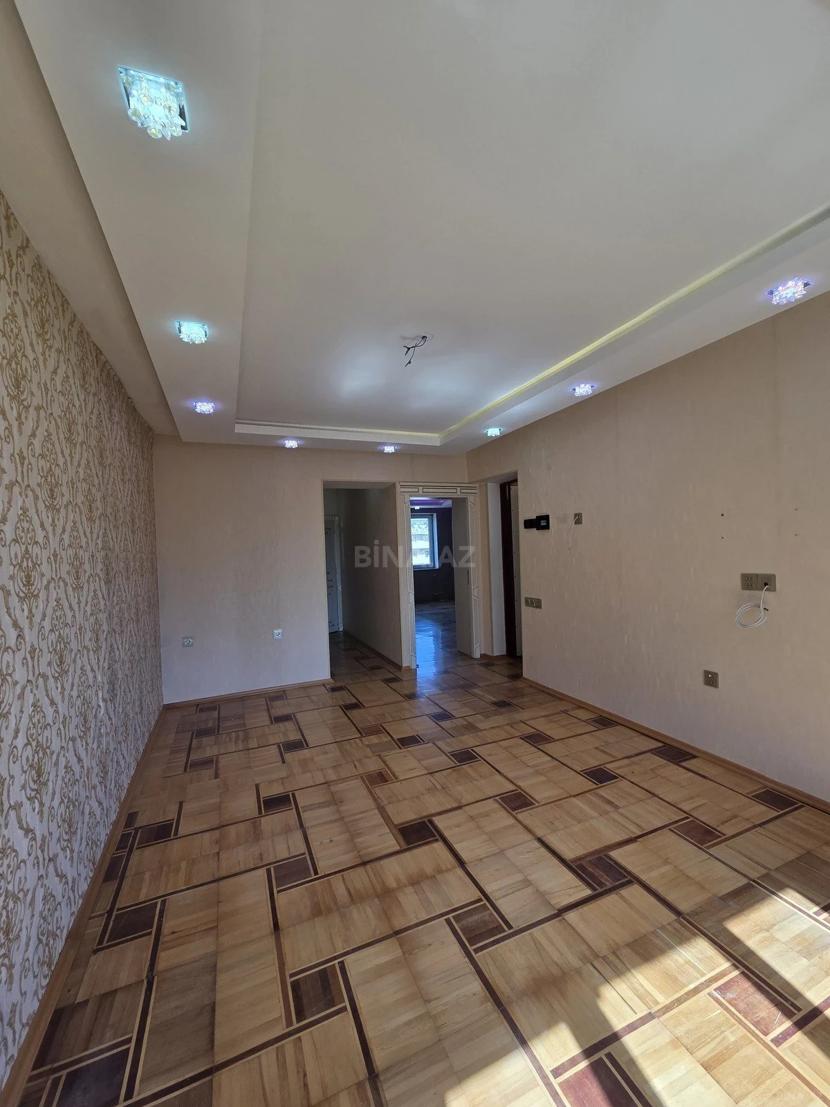 Satılır 2 otaqlı mənzil 65 m²