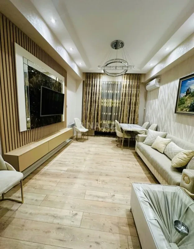 Kirayə verilir 2 otaqlı mənzil 65 m²