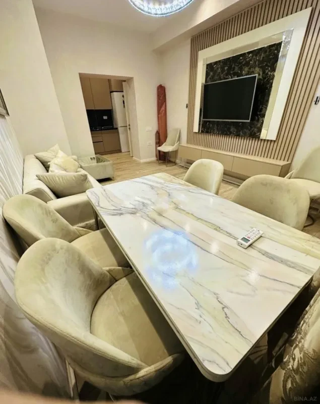 Kirayə verilir 2 otaqlı mənzil 65 m²