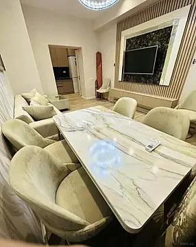 Kirayə verilir 2 otaqlı mənzil 65 m²