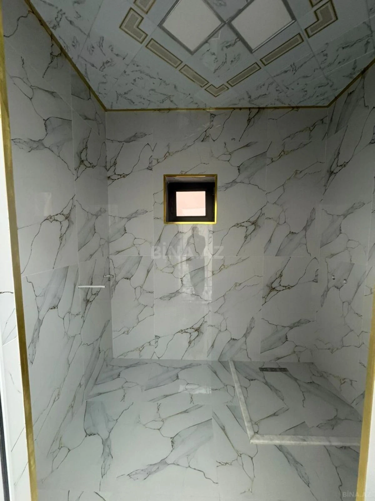 Satılır 5 otaqlı həyət evi 336 m²