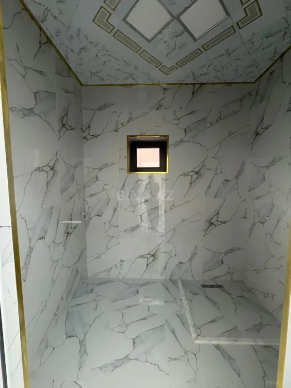Satılır 5 otaqlı həyət evi 336 m²
