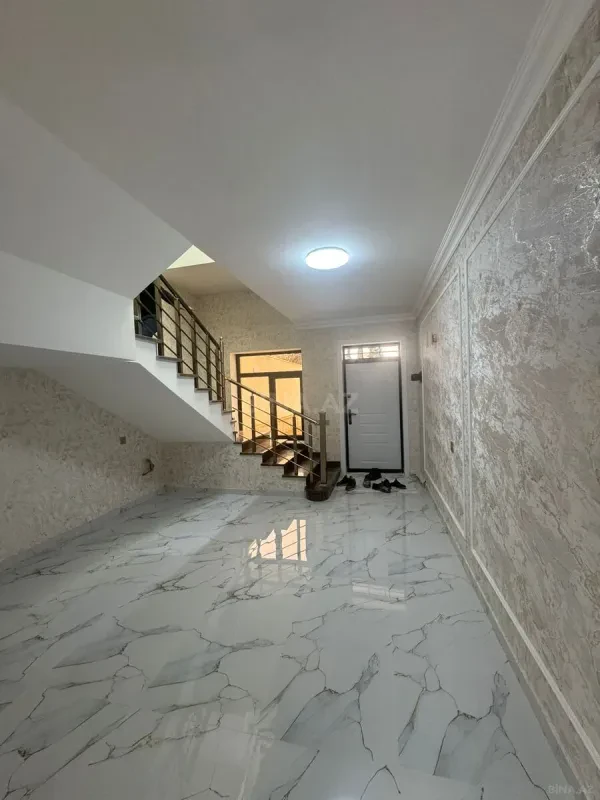 Satılır 5 otaqlı həyət evi 336 m²