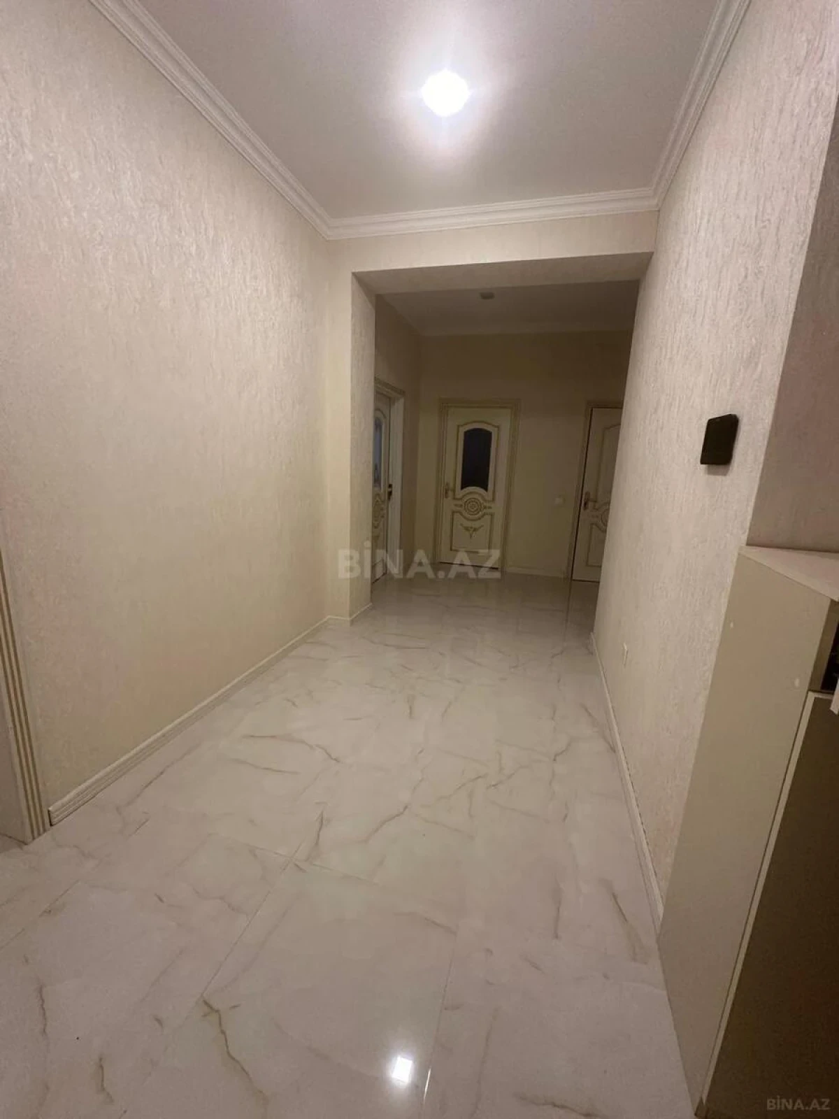 Kirayə verilir 3 otaqlı mənzil 132 m²