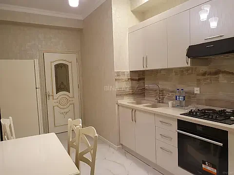 Kirayə verilir 3 otaqlı mənzil 132 m²