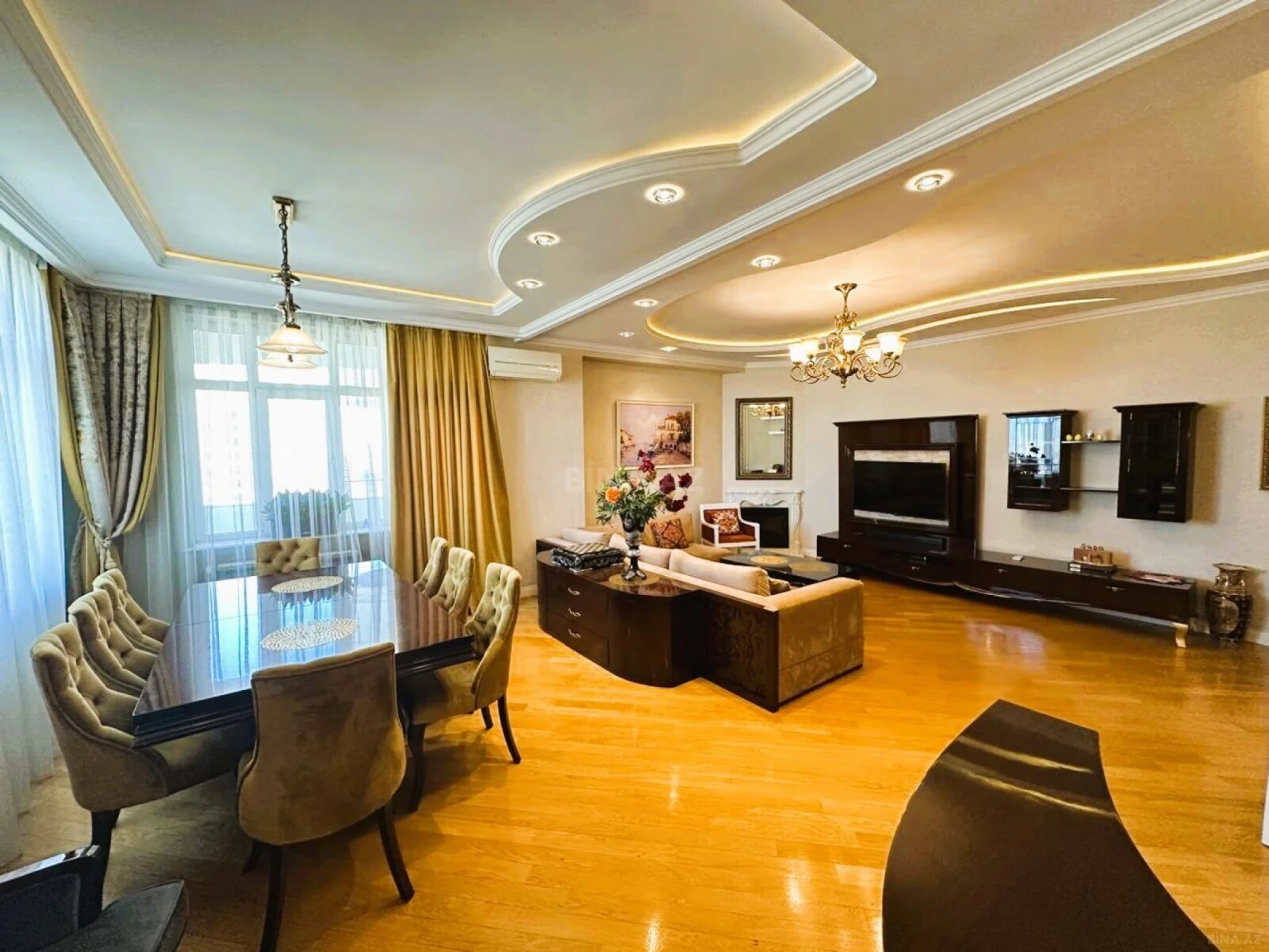 Kirayə verilir 3 otaqlı mənzil 180 m²