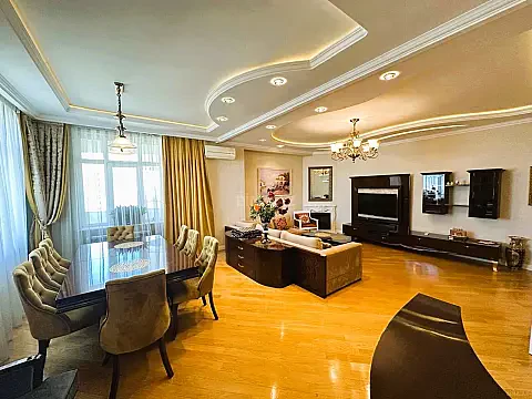 Kirayə verilir 3 otaqlı mənzil 180 m² — Bakı 3 otaq 180.00 m²