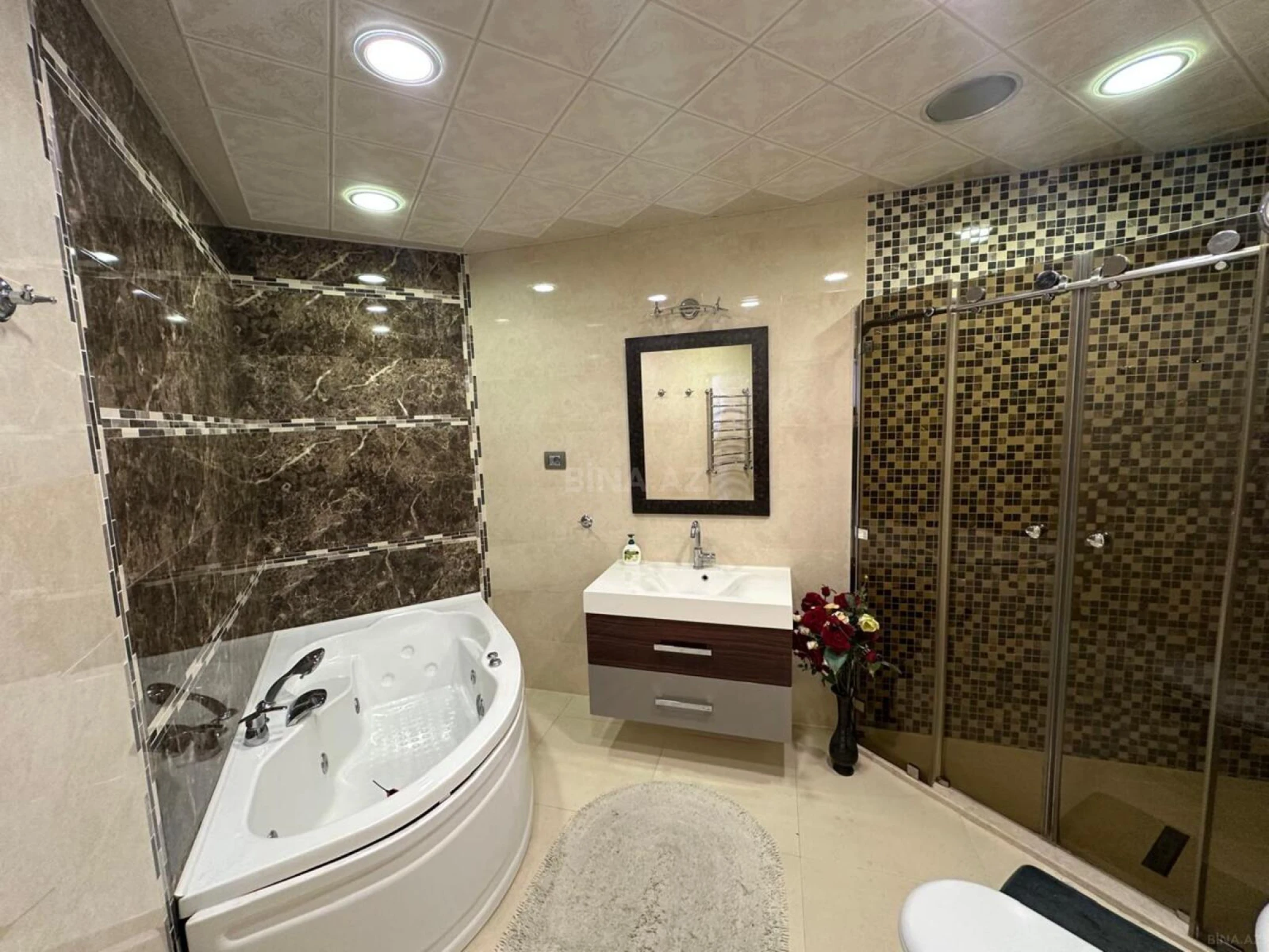 Kirayə verilir 3 otaqlı mənzil 180 m²