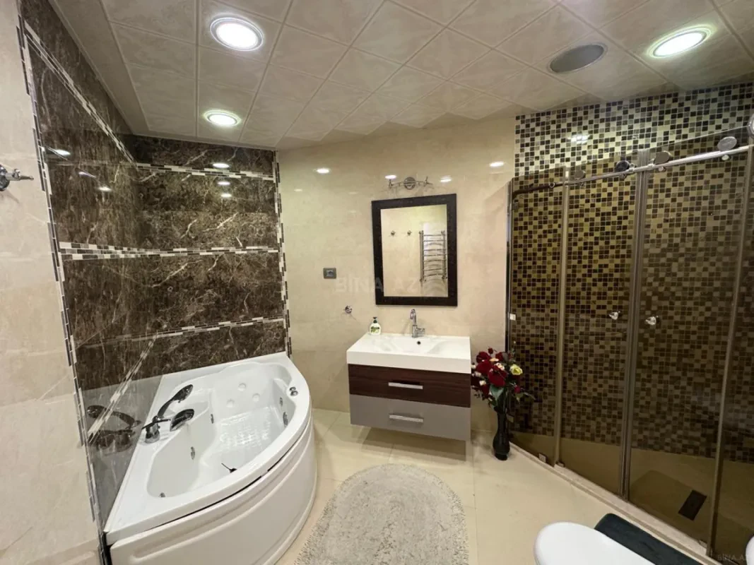 Kirayə verilir 3 otaqlı mənzil 180 m²