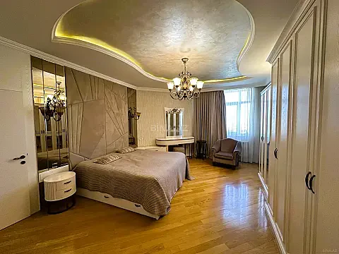 Kirayə verilir 3 otaqlı mənzil 180 m²