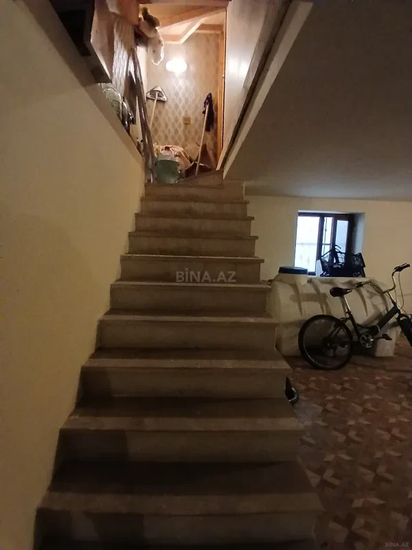 Satılır 6 otaqlı həyət evi 330 m²
