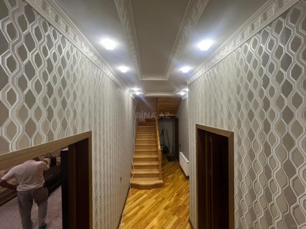 Satılır 6 otaqlı həyət evi 330 m²