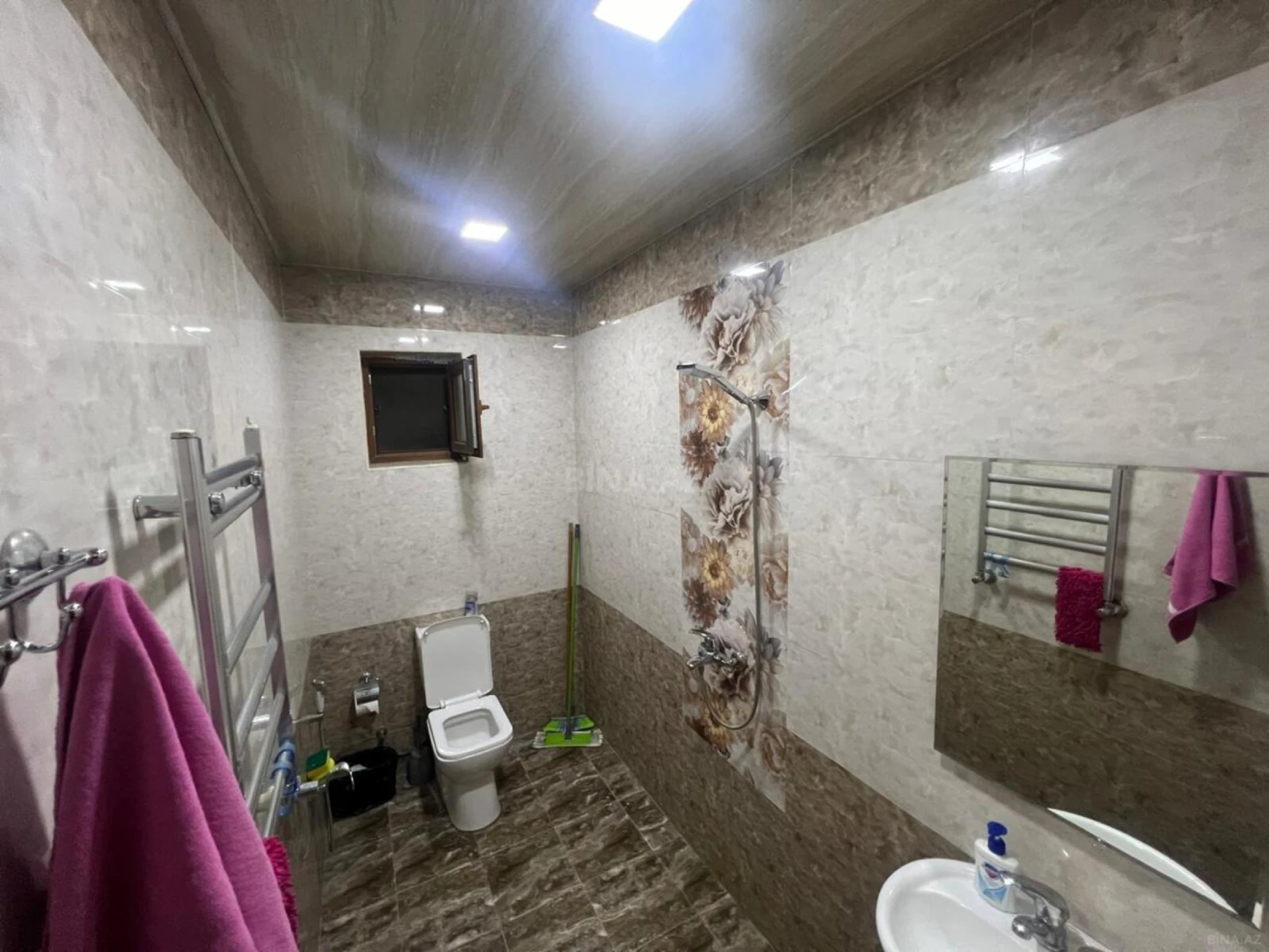 Satılır 6 otaqlı həyət evi 330 m²