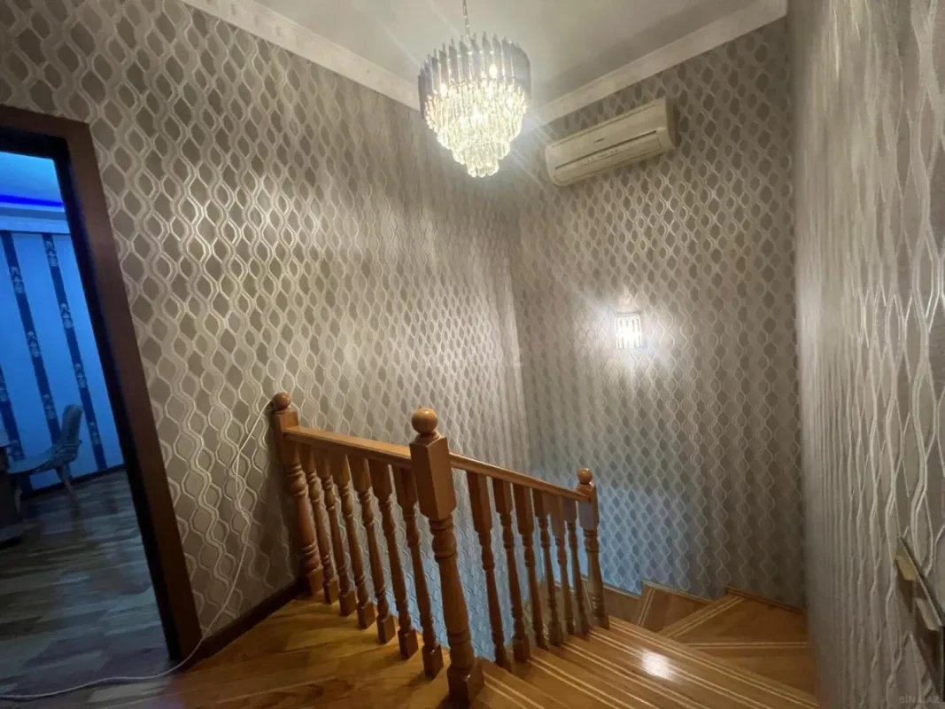 Satılır 6 otaqlı həyət evi 330 m²