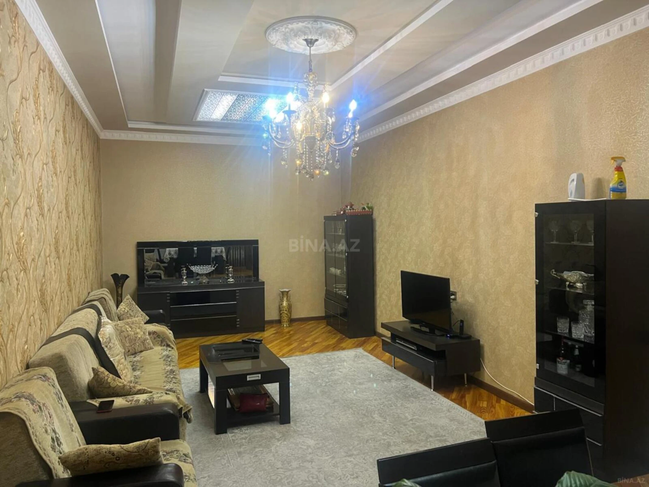 Satılır 6 otaqlı həyət evi 330 m²