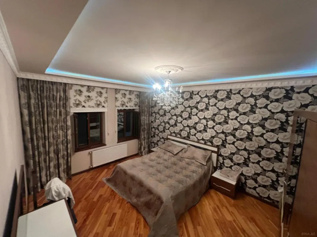 Satılır 6 otaqlı həyət evi 330 m²