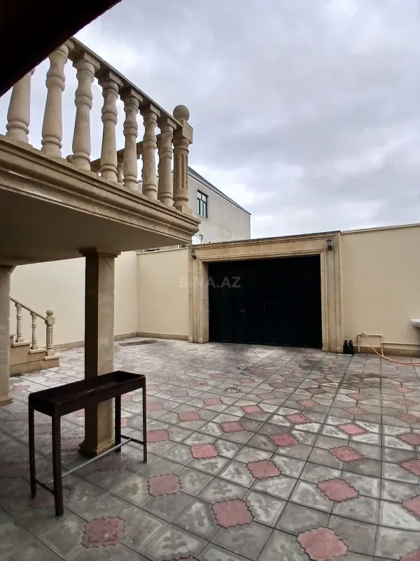 Satılır 6 otaqlı həyət evi 330 m²