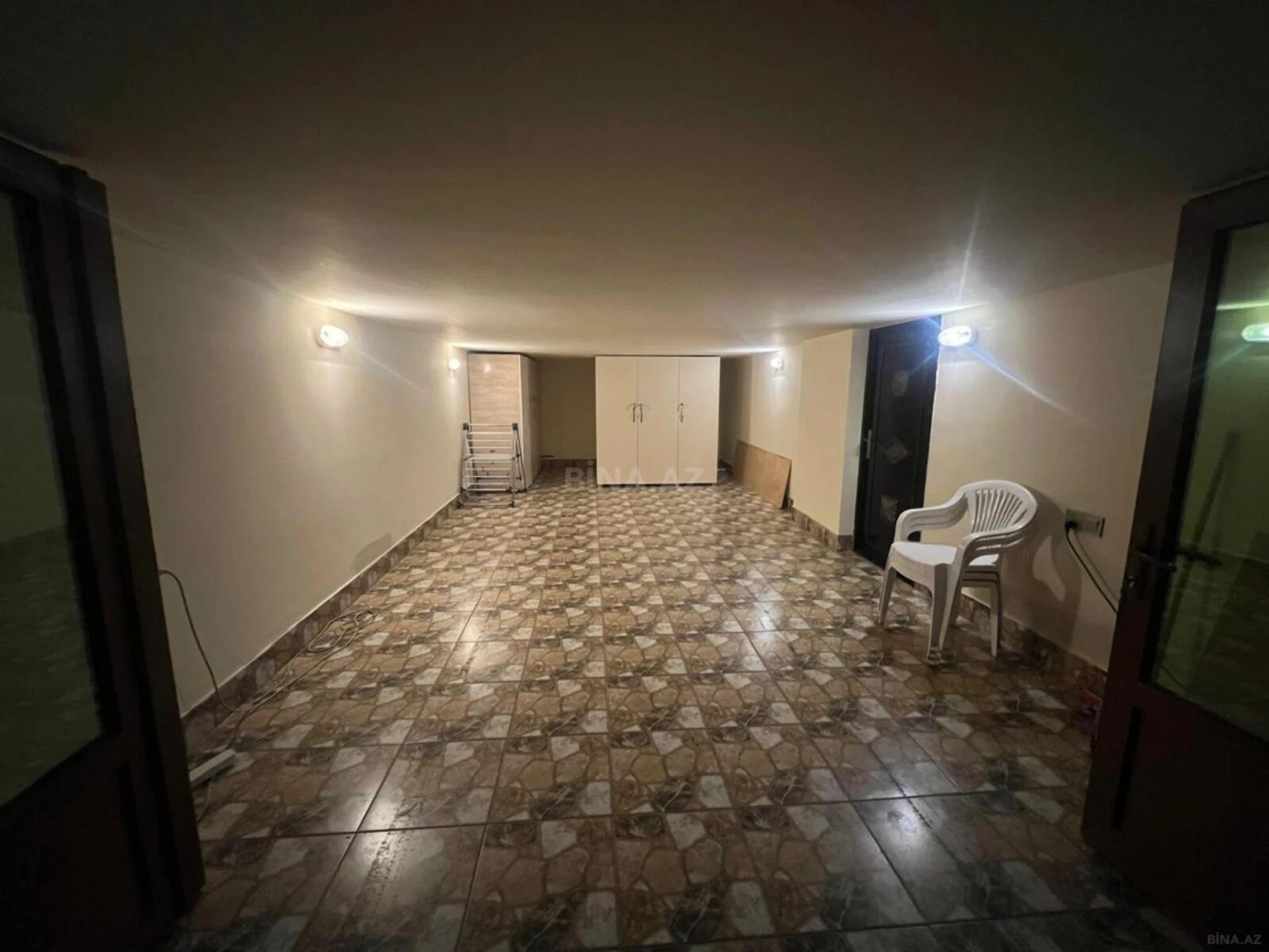 Satılır 6 otaqlı həyət evi 330 m²