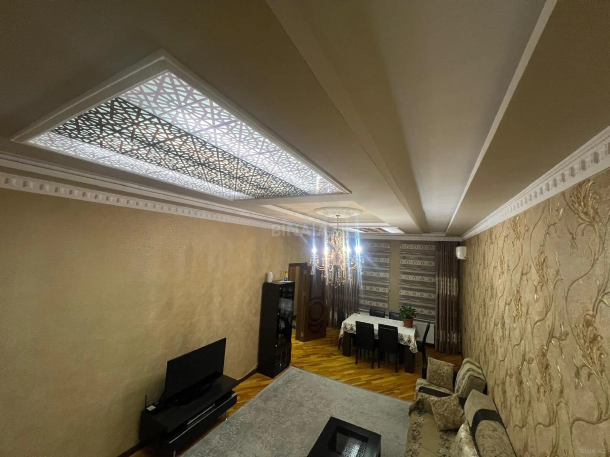 Satılır 6 otaqlı həyət evi 330 m²