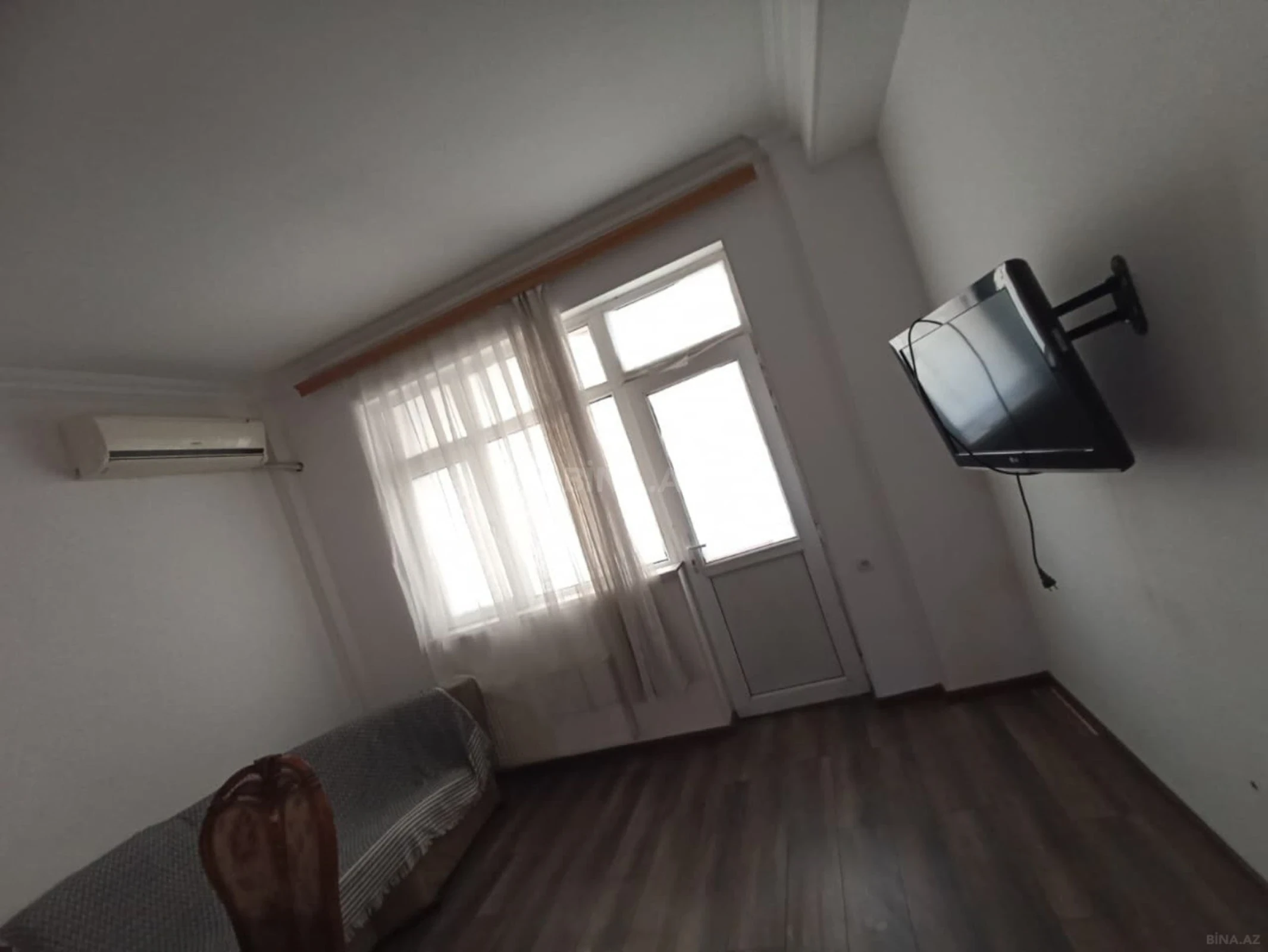 Kirayə verilir 2 otaqlı mənzil 65 m²