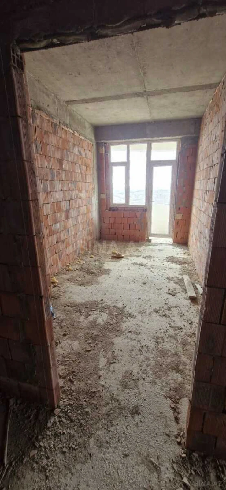 Satılır 3 otaqlı mənzil 102 m²