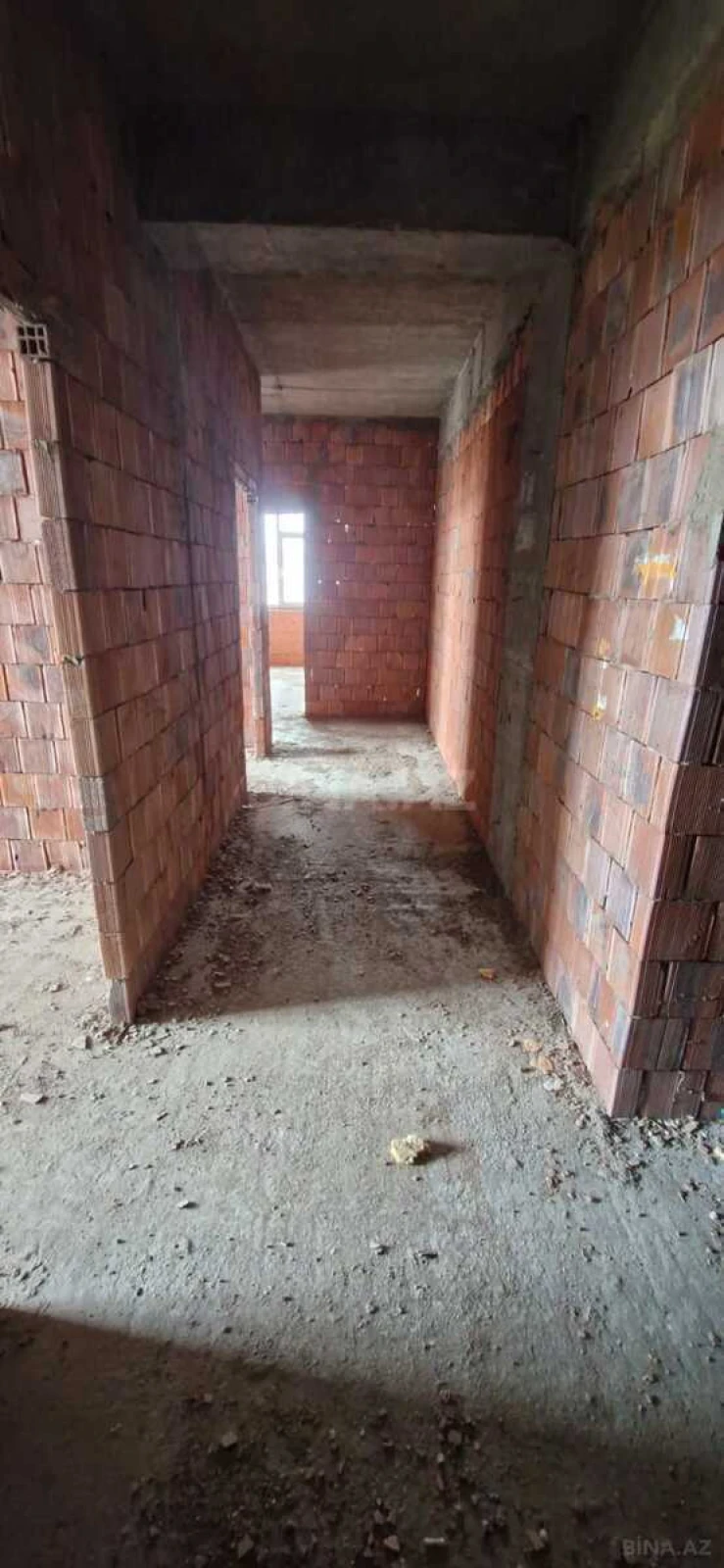 Satılır 3 otaqlı mənzil 102 m²